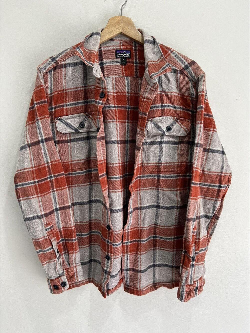Patagonia Button Up shirt plaid M
